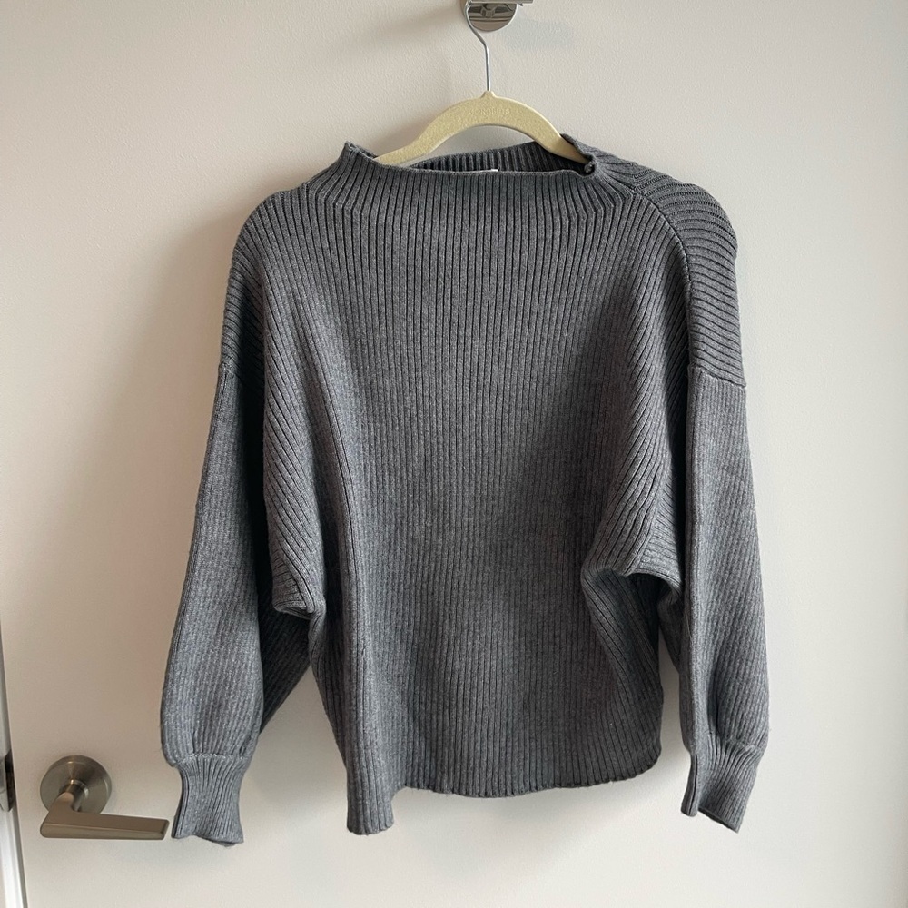 Line & Dot Gray Ribbed Knit Sweater
